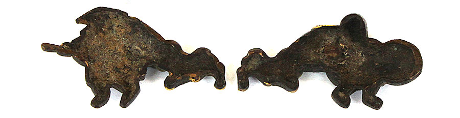 m-95 目貫 犬と唐人楽人の図 赤銅地 - Photo 2