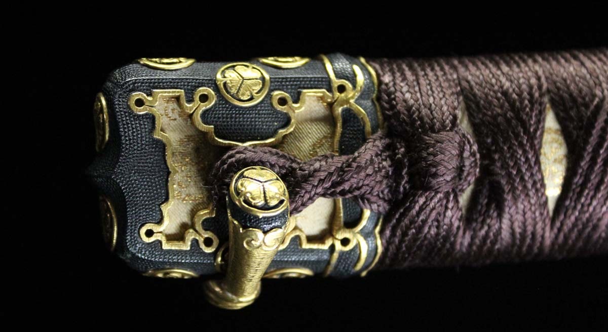 【太刀拵】 金梨子地葵紋散金貝蒔絵鞘糸巻太刀拵 / 鐔(銘)後藤悦乗(花押) - Photo 5