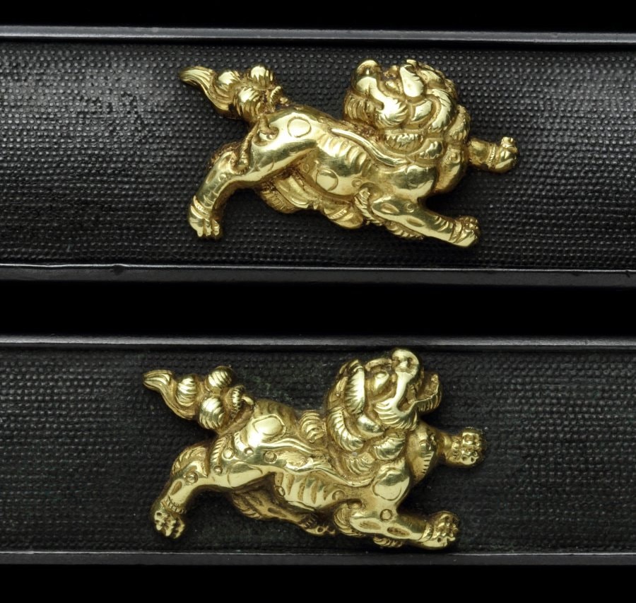 Kozuka - Hozon - by Kaga-Goto Etsujo - Futatokoro (Kozuka and Kogai) with Shishi Design, Signed Goto Etsujo with Kao