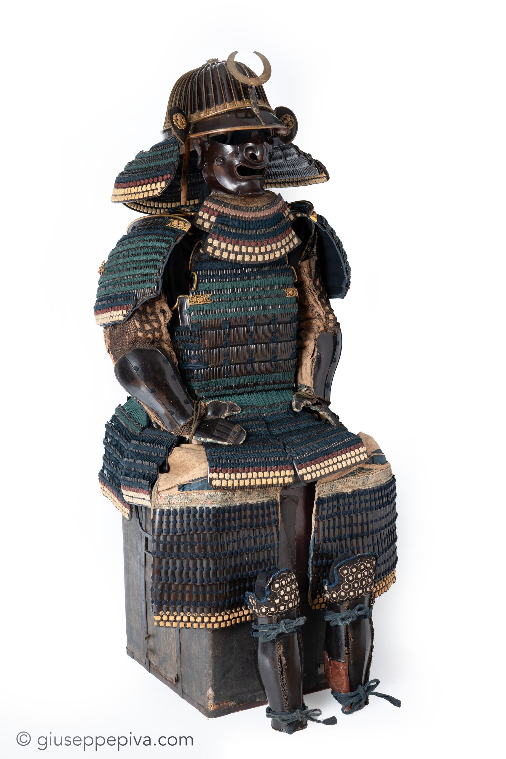 Armor - Hon-kozane maru-do gusoku, mid Edo period