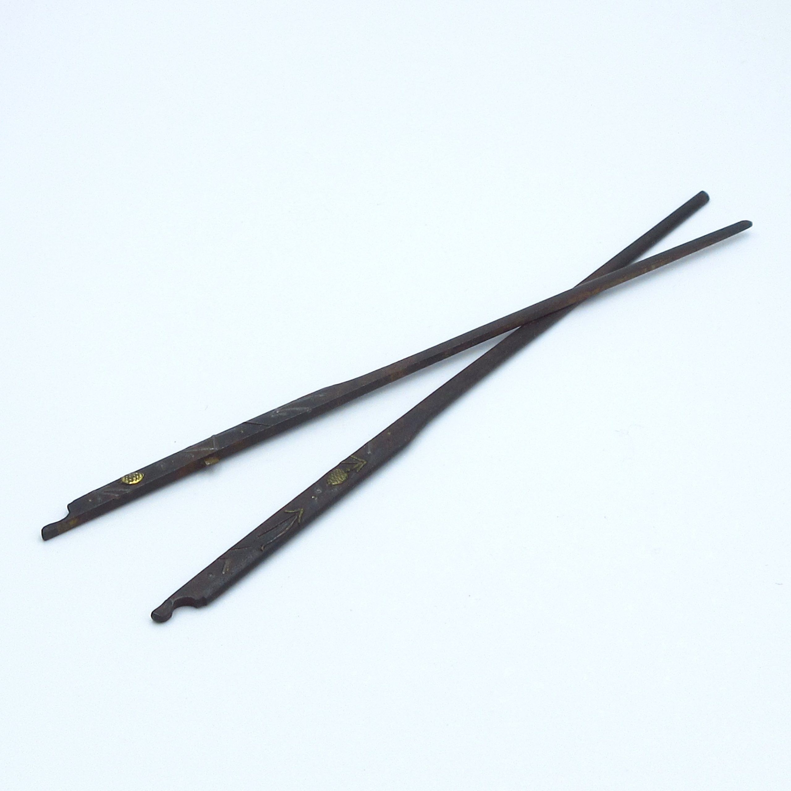 Kogai - Wari-Kogai: Pine Needle Design