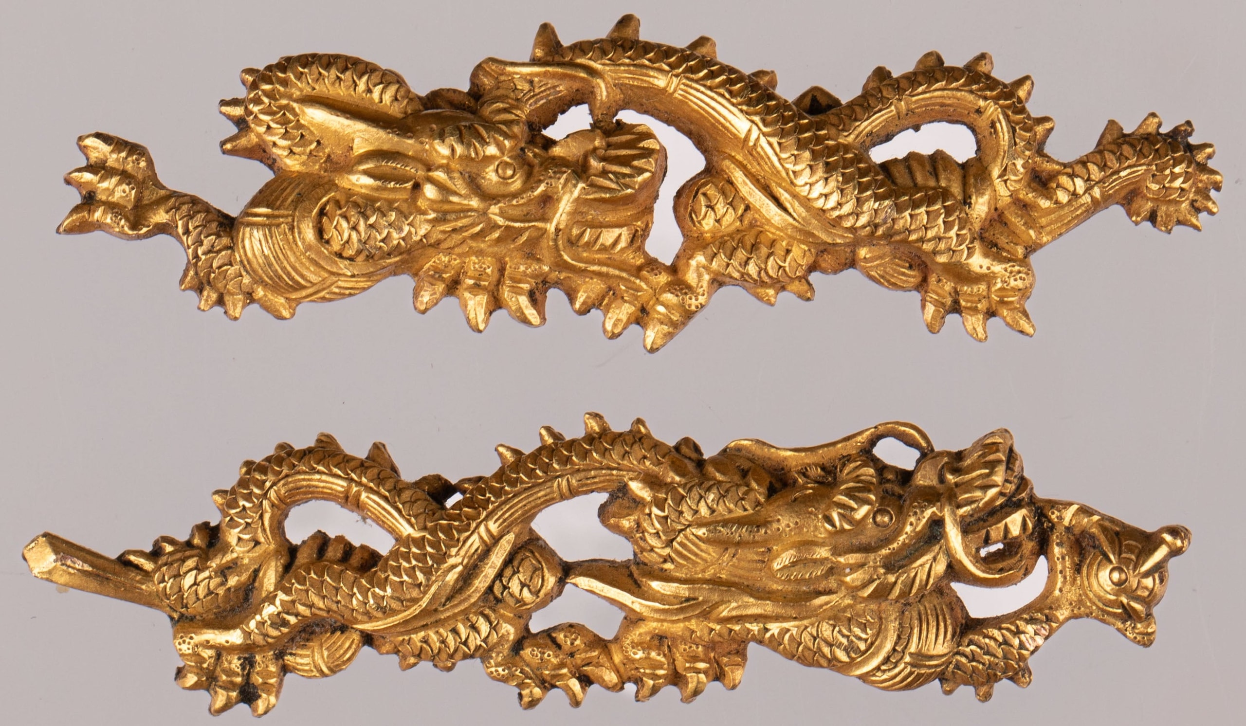 Dragon theme menuki with gold foil