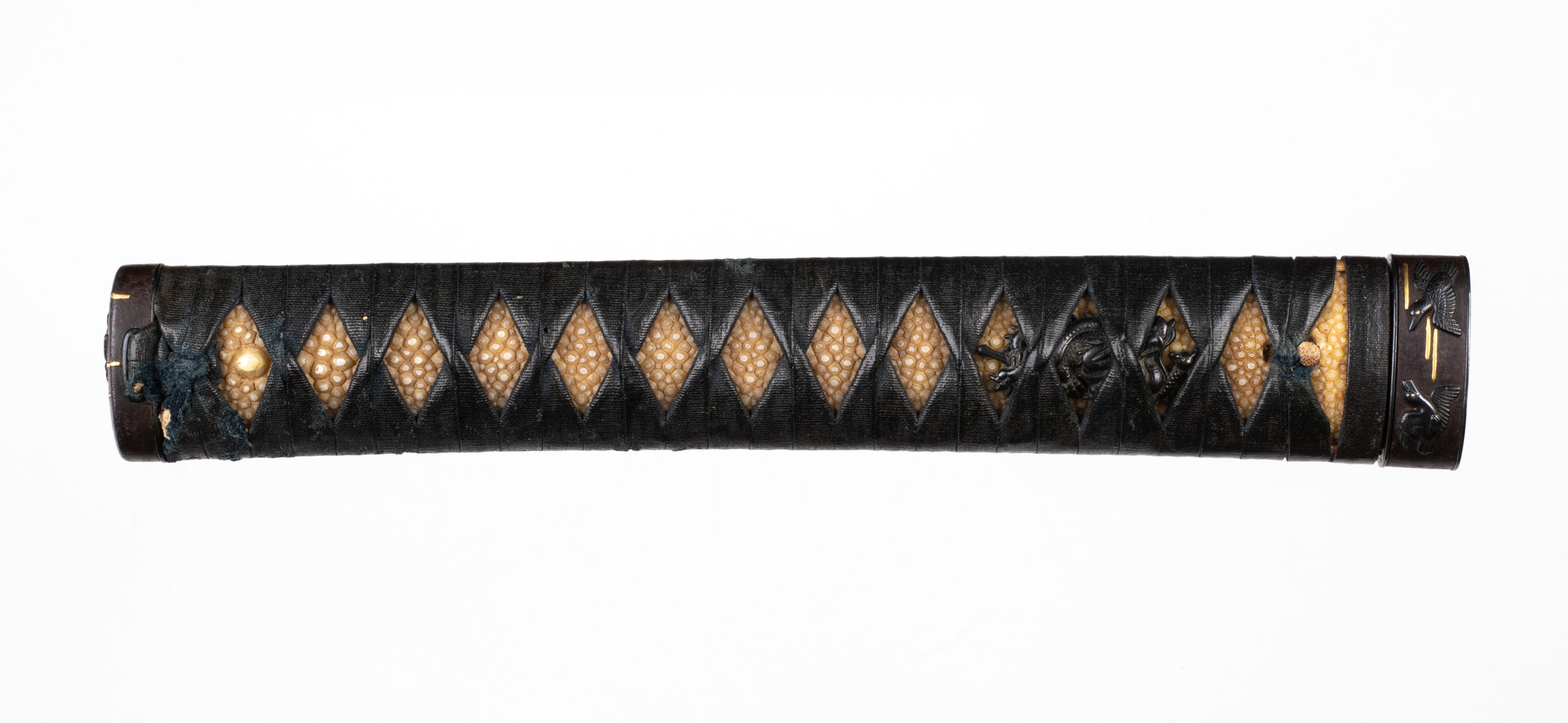 Katana tsuka with iron fuchikashira crows flying in the morning light Ake-Garasu